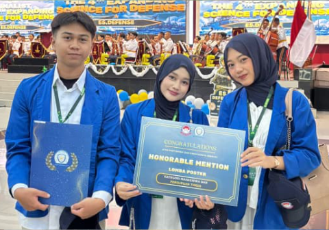 Tiga mahasiswa Program Studi S1 Farmasi Fakultas Farmasi Universitas Muhammadiyah Purwokerto (UMP) mengukir prestasi mengagumkan di tingkat nasional.