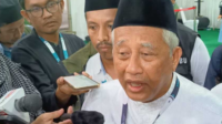 Pimpinan Sidang Pleno III Muktamar ke-35 Nahdlatul Ulama (NU), Prof. Mohammad Nuh