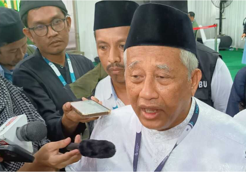 Pimpinan Sidang Pleno III Muktamar ke-35 Nahdlatul Ulama (NU), Prof. Mohammad Nuh Pimpinan Sidang Pleno III Muktamar ke-35 Nahdlatul Ulama (NU), Prof. Mohammad Nuh