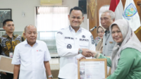 Bupati Purbalingga Fahmi Muhammad Hanif menyerahkan langsung dana bersih tersebut selaku Ketua Panitia Bulan Dana PMI Tahun 2025 kepada Pengurus PMI Kabupaten Purbalingga H. Mochammad Ichwan dalam acara di Operation Room Graha Adiguna Purbalingga, Jumat 28 Agustus 2026.
