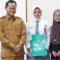 Bupati Purbalingga Fahmi Muhammad Hanif berfoto dengan Dzikrina Zahida El Ghifari Siswi kelas X-11 SMAN 1 Purbalingga tersebut berhasil lolos sebagai calon Pasukan Pengibar Bendera Pusaka tingkat Provinsi Jawa Tengah tahun 2026 usai beraudensi Bersama-sama Kepala Badan Kesatuan Bangsa dan Politik Kabupaten Purbalingga, Much Umar Faozi di ruang kerja bupati pada hari Senin 3 Agustus 2026. Bupati Purbalingga Fahmi Muhammad Hanif berfoto dengan Dzikrina Zahida El Ghifari Siswi kelas X-11 SMAN 1 Purbalingga tersebut berhasil lolos sebagai calon Pasukan Pengibar Bendera Pusaka tingkat Provinsi Jawa Tengah tahun 2026 usai beraudensi Bersama-sama Kepala Badan Kesatuan Bangsa dan Politik Kabupaten Purbalingga, Much Umar Faozi di ruang kerja bupati pada hari Senin 3 Agustus 2026.