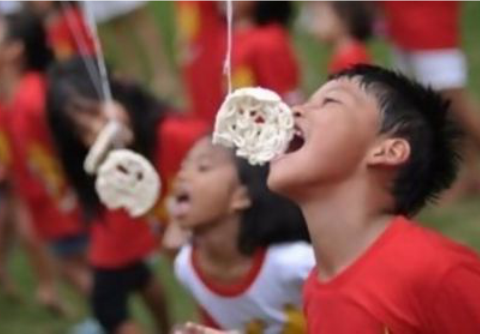 Anak-anak Indonesia selalu bergembira menyambut Peringatan Hari Ulang Tahun Kemerdekaan Republik Indonesia setiap tanggal 17 Agustus Anak-anak Indonesia selalu bergembira menyambut Peringatan Hari Ulang Tahun Kemerdekaan Republik Indonesia setiap tanggal 17 Agustus