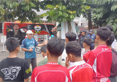 Rombongan tim resmi bertolak menuju Kabupaten Temanggung dari kawasan Sekretariat PSSI, Komplek Stadion Goentoer Darjono Purbalingga, pada Selasa, 4 Agustus 2026. Rombongan tim resmi bertolak menuju Kabupaten Temanggung dari kawasan Sekretariat PSSI, Komplek Stadion Goentoer Darjono Purbalingga, pada Selasa, 4 Agustus 2026.