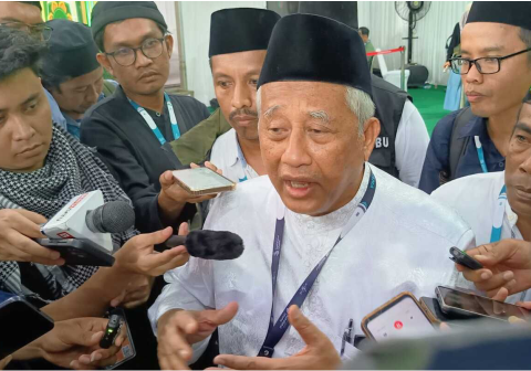 Prof. MohamPimpinan Sidang Pleno III, Prof. Mohammad Nuh Muktamar ke-35 Nahdlatul Ulama (NU) di Pondok Pesantren Bahrul Ulum, Tambakberas, Jombangmad Nuh Pimpinan Sidang Pleno III, Prof. Mohammad Nuh Muktamar ke-35 Nahdlatul Ulama (NU) di Pondok Pesantren Bahrul Ulum, Tambakberas, Jombang