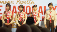 Perwakilan anggota kontingen Jamnas XII Purbalingga menyampaikan pamitan serta permohonan doa restu kepada Ketua Majelis Pembina Cabang (Ka Mabicab) Gerakan Pramuka Purbalingga, Kak Fahmi M. Hanif, menggunakan Trigatra Bangun Bahasa Perwakilan anggota kontingen Jamnas XII Purbalingga menyampaikan pamitan serta permohonan doa restu kepada Ketua Majelis Pembina Cabang (Ka Mabicab) Gerakan Pramuka Purbalingga, Kak Fahmi M. Hanif, menggunakan Trigatra Bangun Bahasa