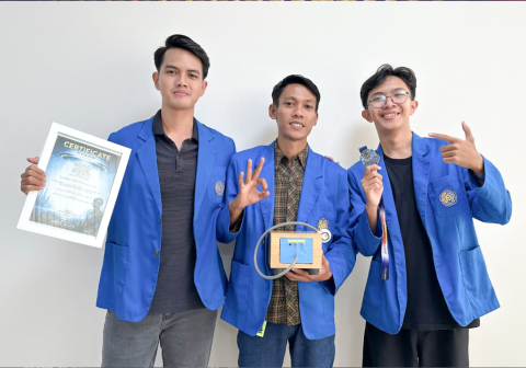 Tim inovator dari Program Studi Teknologi Rekayasa Elektromedis, Fakultas Ilmu Kesehatan (FIKES) UMP, berhasil menaklukkan panggung International Innovation and Invention Competition (IIICe) 2026 di Universiti Tun Hussein Onn Malaysia (UTHM) pada awal Agustus 2026.