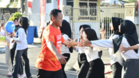 Bupati Purbalingga Fahmi Muhammad Hanif turut memeriahkan Eka Surya Run 2026 ini dengan berlari pada kategori 5K bersama sang istri, Syahzani Fahmi Muhammad Hanif.