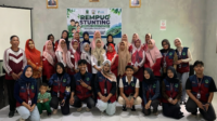 Mahasiswa KKN UMP Kelompok 072 memberikan edukasi cegah stunting melaui pemanfaatan labu siam menjadi puding bergizi untuk kader Posyandu Desa Wanayasa, Kecamatan Wanayasa, Kabupaten Banjarnegara, Sabtu 12 September 2026. Sumber Foto: dok Mahasiswa KKN UMP Kelompok 072