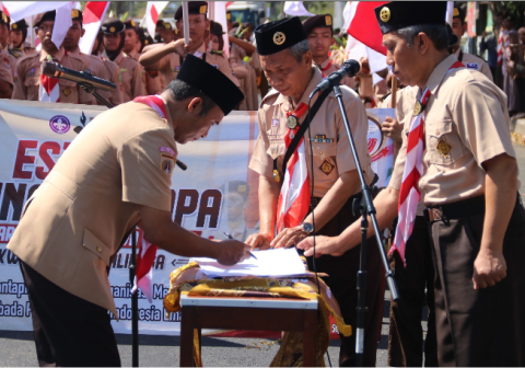 Pasukan Estafet Tunas Kelapa Kwarda Jawa Tengah 2026 resmi memasuki Kaligondang Purbalingga dengan membawa pesan persatuan dan aksi sosial nyata.