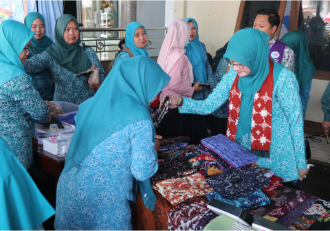 Ketua Tim Penggerak PKK Provinsi Jawa Tengah, Nawal Arafah Yasin saat kunjungan di Desa Tlahab Kidul, Kecamatan Karangreja, Kabupaten Purbalingga, Kamis 10 September 2026.