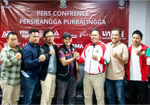 Persibangga Purbalingga resmi menunjuk kembali M. Irfan sebagai pelatih kepala untuk mengarungi kompetisi Liga 3 Nusantara musim 2026/2027. Persibangga Purbalingga resmi menunjuk kembali M. Irfan sebagai pelatih kepala untuk mengarungi kompetisi Liga 3 Nusantara musim 2026/2027.