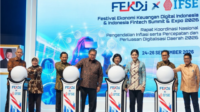 QRIS Antarnegara kini menjangkau enam negara dan meraih penghargaan global dalam ajang FEKDI 2026 di Jakarta. QRIS Antarnegara kini menjangkau enam negara dan meraih penghargaan global dalam ajang FEKDI 2026 di Jakarta.
