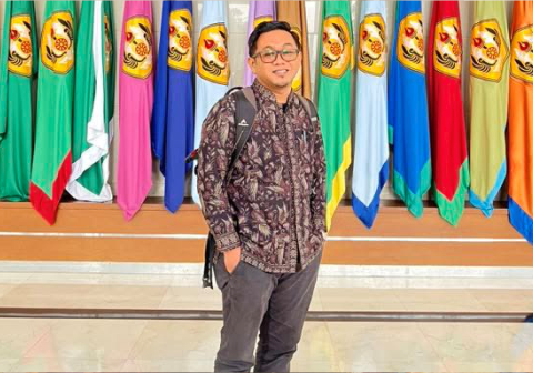 Dosen DKV UMP Tegar Roli Anugrafianto soroti peluang dan risiko etika AI dalam produksi konten media di forum seminar internasional. Dosen DKV UMP Tegar Roli Anugrafianto soroti peluang dan risiko etika AI dalam produksi konten media di forum seminar internasional.