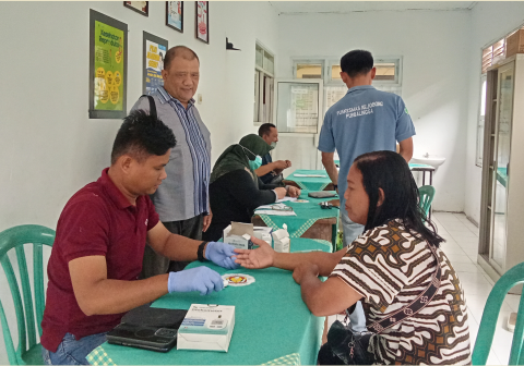 IKAPERO Purbalingga menyelenggarakan cek kesehatan gratis dan donor darah untuk warga sekitar SMPN 2 Purbalingga bersama Puskesmas Kejobong.