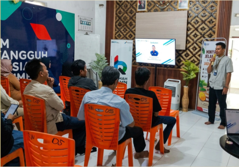 Ikapero bersama Rumah BUMN Purbalingga membekali pelaku UMKM Ikapero strategi pemasaran WhatsApp Business untuk memperluas jangkauan pasar. Ikapero bersama Rumah BUMN Purbalingga membekali pelaku UMKM Ikapero strategi pemasaran WhatsApp Business untuk memperluas jangkauan pasar.