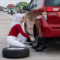 Mengatasi Mobil Rewel Saat Perempuan Mengemudi Sendiri