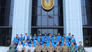 Mahasiswa HES FAI UMP mengunjungi Mahkamah Agung RI untuk mendalami praktik peradilan dan tantangan hukum ekonomi syariah. Mahasiswa HES FAI UMP mengunjungi Mahkamah Agung RI untuk mendalami praktik peradilan dan tantangan hukum ekonomi syariah.