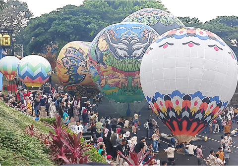 Festival Balon Udara Owabong Purbalingga sukses menyedot ribuan wisatawan lewat perpaduan atraksi balon udara raksasa dan keseruan Fun Run with DJ.