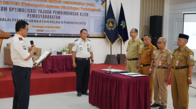 Bapas Purwokerto dan Pemkab Purbalingga memperkuat reintegrasi sosial klien pemasyarakatan melalui program KELAYAN BINTER untuk mengurangi tingkat kriminalitas.
