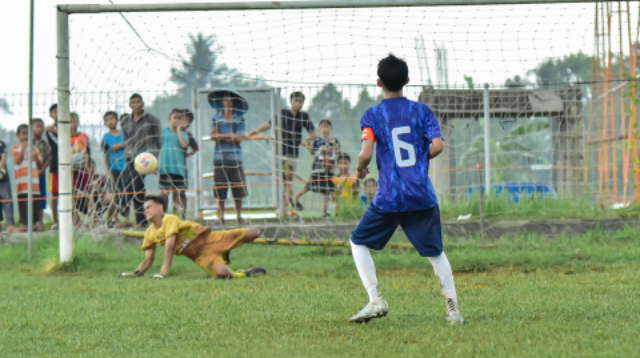 Braling United sukses menjuarai Liga Mandiri KU-15 PSSI Purbalingga 2026 setelah menumbangkan PSB Cendana lewat drama adu penalti di Desa Gembong.