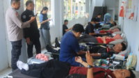 Polres Purbalingga kumpulkan 83 kantong darah saat peringatan HUT ke-75 Humas Polri guna bantu penuhi stok darah PMI Kabupaten Purbalingga.