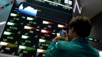 IHSG anjlok menyentuh level terendah dalam enam tahun terakhir akibat timbulnya kekhawatiran pemangkasan status pasar saham Indonesia oleh MSCI.
