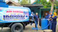 IKAGA'87 menyalurkan bantuan air bersih untuk warga terdampak kemarau Panjang di tiga desa Kecamatan Kaligondang.