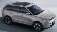 Merek Jaecoo resmi meramaikan pasar SUV listrik nasional dengan meluncurkan seri Jaecoo J5 EV. Kendaraan listrik gagah ini menawarkan dua varian utama bagi konsumen, yakni tipe Standard serta tipe Premium.