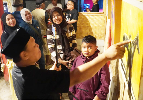 Komunitas Teater Sastra Perwira Purbalingga menggelar Festival Seni Purbalingga bertajuk Ruang Lain untuk merayakan Bulan Bahasa melalui kolaborasi lintas seni rupa dan teater.