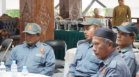 Linmas harus hadir di tengah masyarakat sebagai sosok pelindung dan pengayom yang siap mendengarkan keluhan warga.