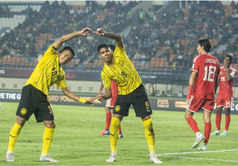 Malaysia batal lolos final FIFA ASEAN Cup 2026 usai Timnas Indonesia unggul produktivitas gol lewat kemenangan dramatis 9-2. Malaysia batal lolos final FIFA ASEAN Cup 2026 usai Timnas Indonesia unggul produktivitas gol lewat kemenangan dramatis 9-2.