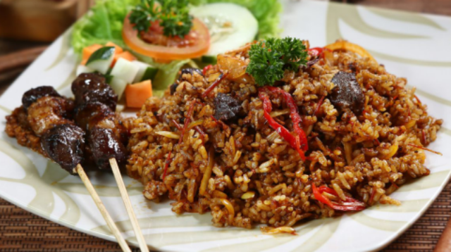 Mengolah resep nasi goreng daging ayam, sapi, serta kambing menghadirkan kelezatan variatif untuk sajian keluarga di rumah. Mengolah resep nasi goreng daging ayam, sapi, serta kambing menghadirkan kelezatan variatif untuk sajian keluarga di rumah.