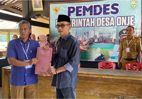 Mugi Ari Purnomo resmi mendaftar Pilkades Desa Onje 2026 didampingi ratusan warga untuk melanjutkan pembangunan serta kesejahteraan masyarakat.