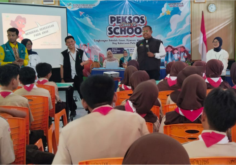 Peksos Goes to School yang menghadirkan Pekerja Sosial (Peksos) langsung ke lingkungan sekolah merupakan program Kemensos RI yang melibatkan Dinsospermasdes P3A Kabupaten Purbalingga.