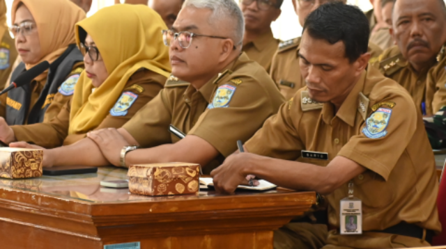 Sekda Herni menginstruksikan panitia melakukan pemeriksaan ketat berkas bakal calon Pilkades Purbalingga 2026, memastikan keabsahan dokumen serta mengantisipasi kendala di 184 desa pelaksana. Sekda Herni menginstruksikan panitia melakukan pemeriksaan ketat berkas bakal calon Pilkades Purbalingga 2026, memastikan keabsahan dokumen serta mengantisipasi kendala di 184 desa pelaksana.