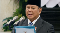 Presiden Prabowo menggelar reshuffle Kabinet Merah Putih dengan melantik menteri serta pejabat baru di Istana Kepresidenan Jakarta.