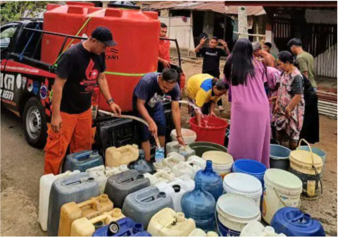 Program penyaluran air bersih secara berkala ini menjadi bukti nyata pengabdian anggota Pramuka terhadap nilai-nilai kemanusiaan dan kepedulian sosial di tengah masyarakat.