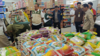 Polres Purbalingga bersama Bapanas memantau stok bahan pangan dan stabilitas harga kebutuhan pokok di Pasar Segamas hingga penggilingan padi.