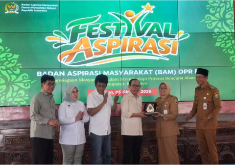 Angota DPR RI Taufiq R Abdullah dalam Festival Aspirasi DPR RI bertema kesiapsiagaan masyarakat dalam menghadapi potensi bencana alam di Kabupaten Kebumen, Senin 5 Oktober 2026. Angota DPR RI Taufiq R Abdullah dalam Festival Aspirasi DPR RI bertema kesiapsiagaan masyarakat dalam menghadapi potensi bencana alam di Kabupaten Kebumen, Senin 5 Oktober 2026.