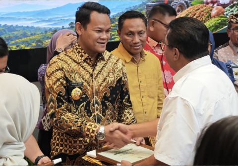 Kabupaten Purbalingga meraih Penghargaan Kabupaten Terbaik III Nasional UPLAND Project periode 2021–2026 berkat keberhasilan membangun ekosistem pertanian dataran tinggi.